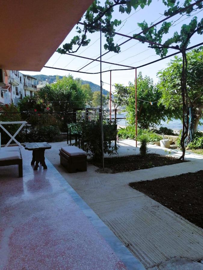 Vassia'S Beach Houses Benitses  Exterior photo