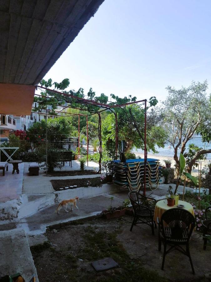 Vassia'S Beach Houses Benitses  Exterior photo